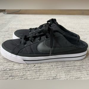 Nike Court Legacy Women's Mules